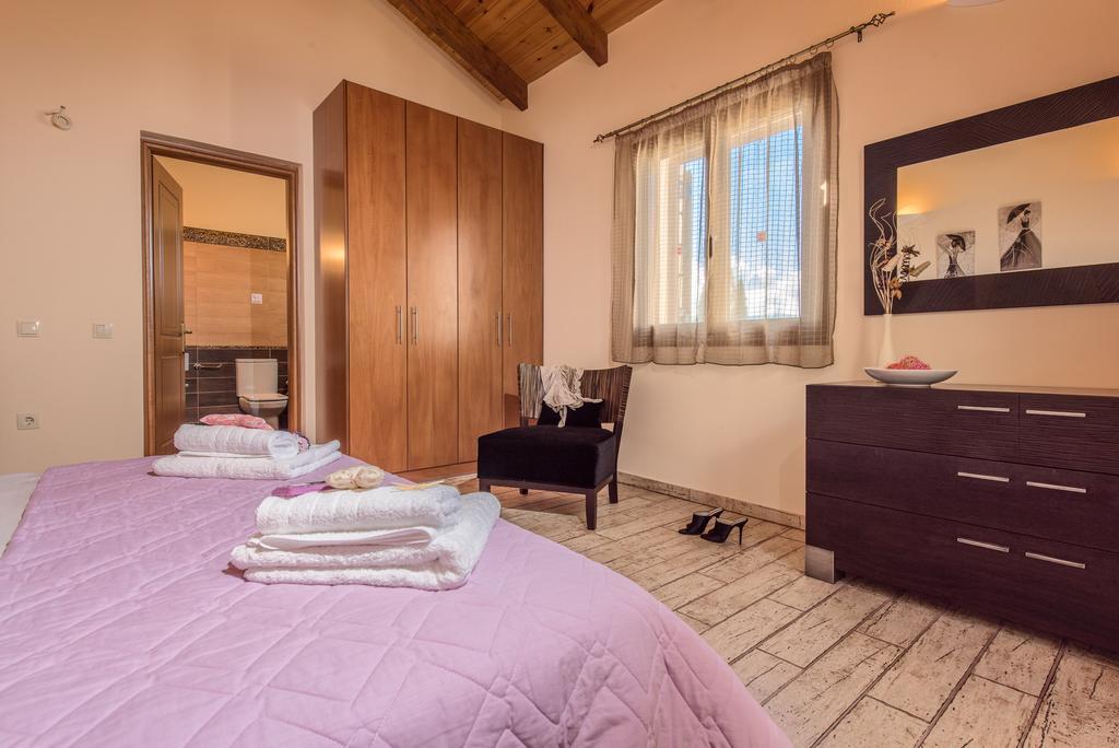 Astarte Villas - Kyveli Luxurious Private Villa Gaitani 部屋 写真